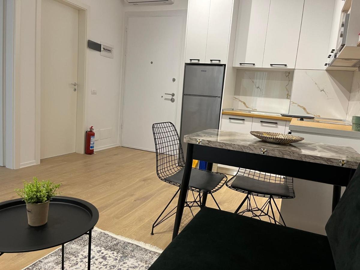 Comfy Nest Apartment- Free Parking Tirana Eksteriør billede